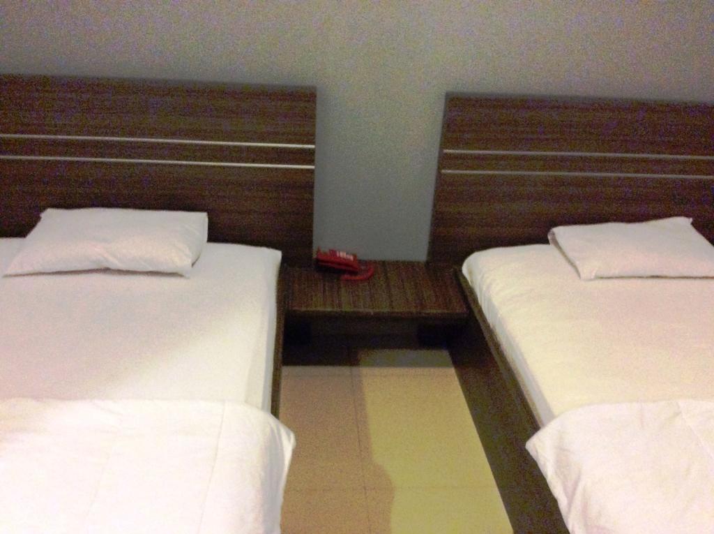 Hotel Diamond Μακασάρ Δωμάτιο φωτογραφία