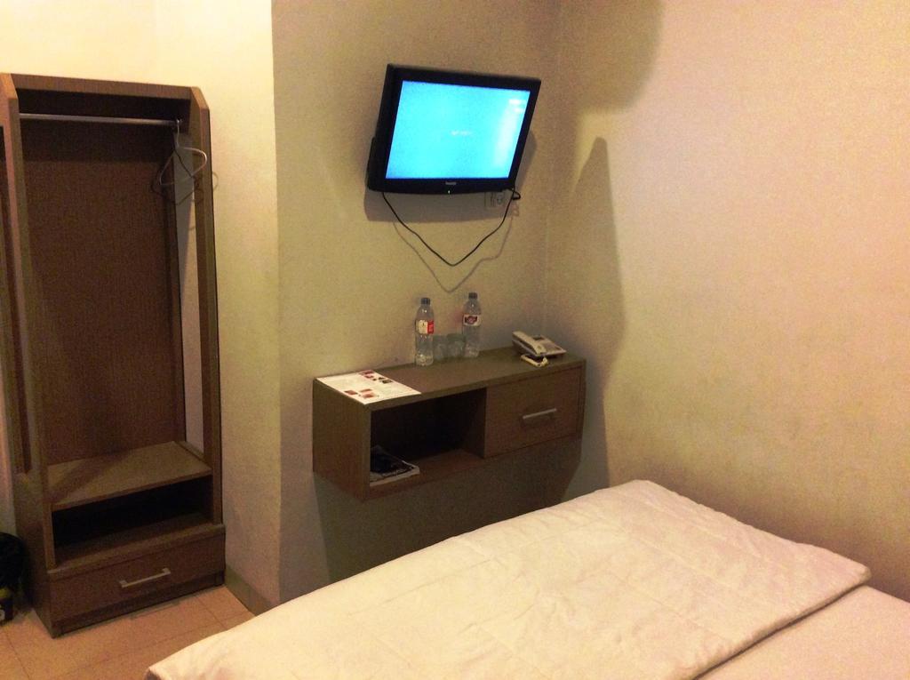 Hotel Diamond Μακασάρ Δωμάτιο φωτογραφία